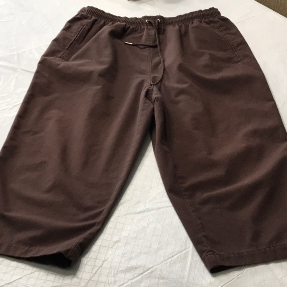 🤎 Elastic Waist Capris~Brown~Petite🤎